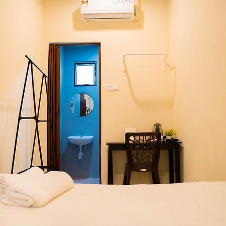 Homestay 5 Minute Walk To Hukm Куала Лумпур Екстериор снимка