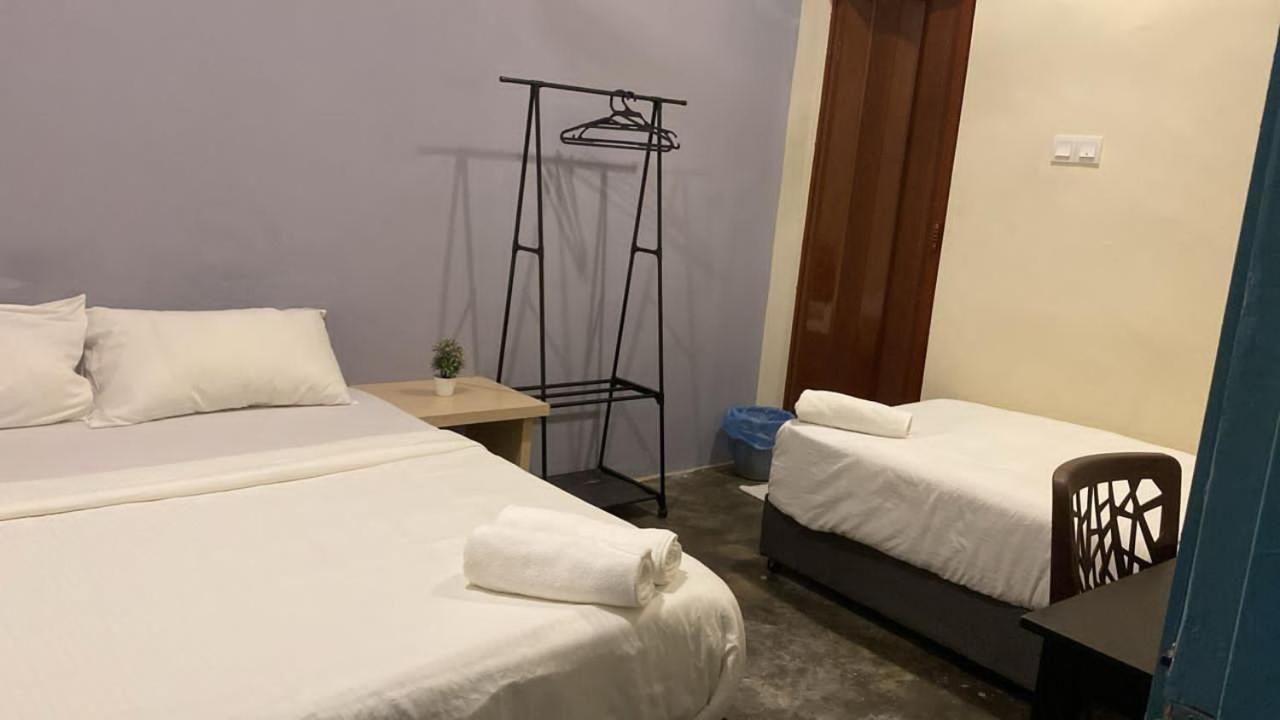 Homestay 5 Minute Walk To Hukm Куала Лумпур Екстериор снимка